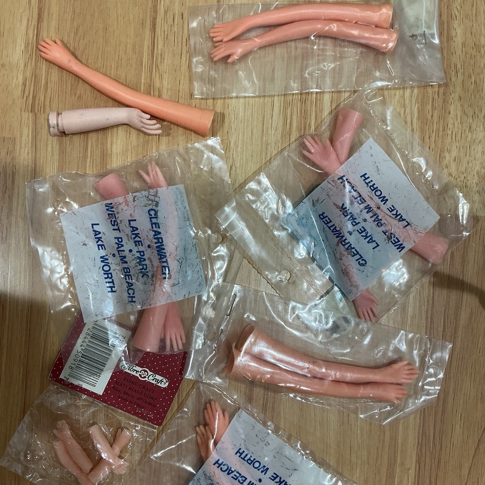 Lot Of Doll Parts, Arms And Hands, Most New In Package 10+ Pieces - Picture 5 of 7